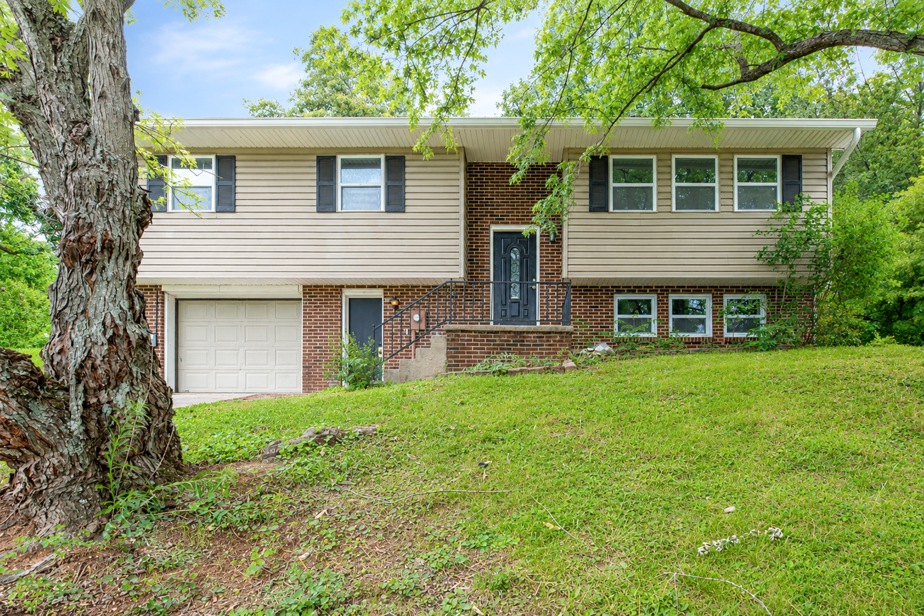 307 McMaster Place