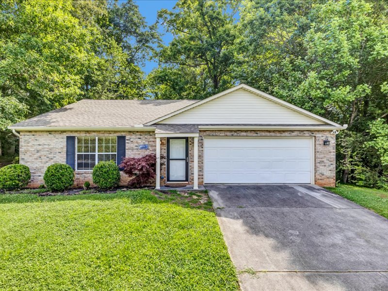 612 Liverpool Lane